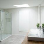 Baño moderno plato ducha recién instalado 2026 - Reformas Guimerà Barcelona