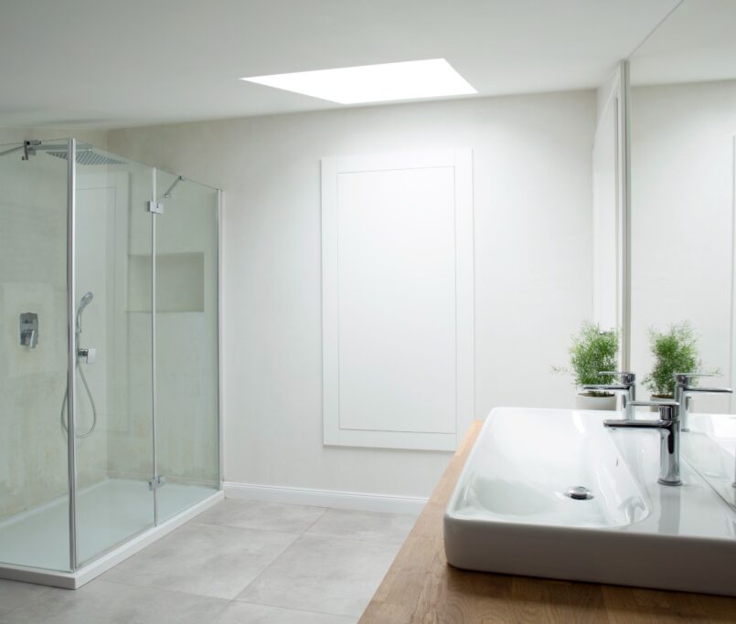 Baño moderno plato ducha recién instalado 2026 - Reformas Guimerà Barcelona