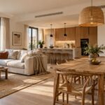 Descubre cómo la distribución de una vivienda influye en la sensación de calma, amplitud y bienestar, y qué decisiones pueden mejorarla.